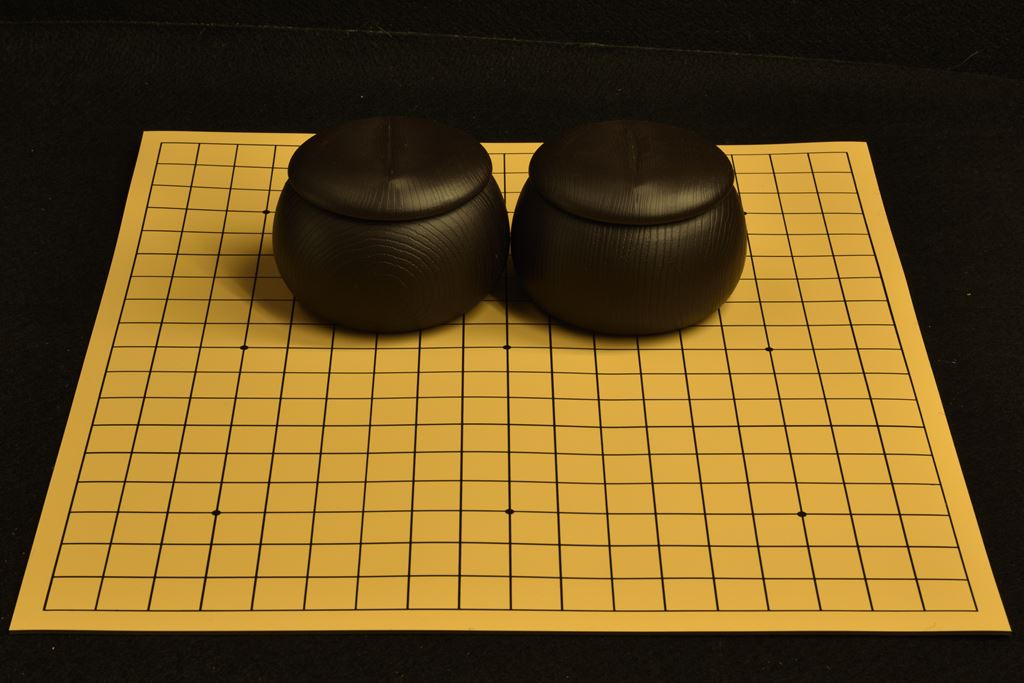 2282円 【高価値】 囲碁盤セット ゴム盤の碁盤 日本棋院取扱 とプラスチック碁笥 碁石普及セット 2282円 【高価値】 囲碁盤セット ゴム盤の碁盤 日本棋院取扱 とプラスチック碁笥 碁石普及セット